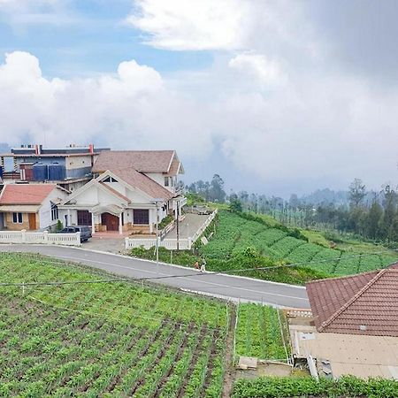 Tengger Indah Bromo Homestay At Desa Wisata Bromo Mitra Reddoorz Probolinggo Dış mekan fotoğraf